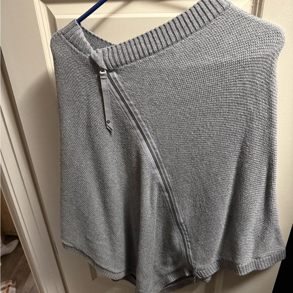 Lululemon Athletica Light Gray Knit Skirt with Zipper